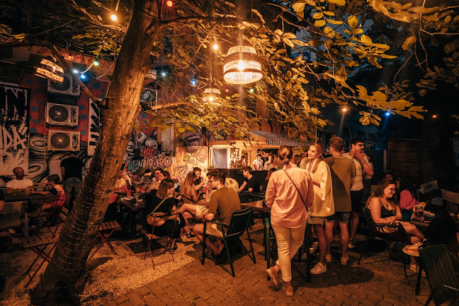 Comentarii opinii despre EASY Art Space