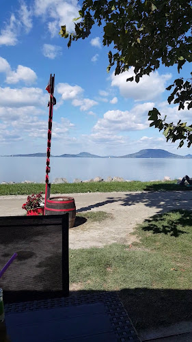 Opinii despre Parázs Bisztró în Balatonfenyves - Vendéglátás