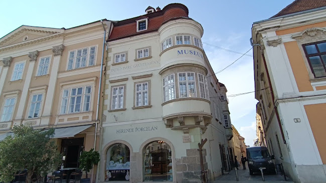 Opinii despre Apátúr Sörház în Győr - Vendéglátás