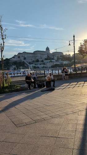 Budapest, Apáczai Csere János u. 12-14, 1052