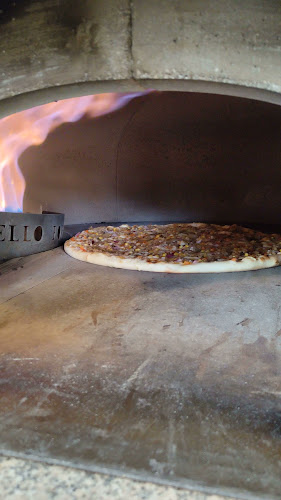 Opinii despre Albán pékség pizzéria în Lajosmizse - Vendéglátás