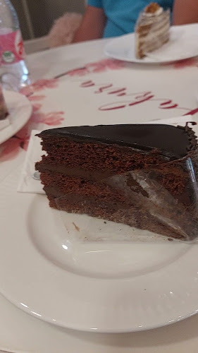 Comentarii opinii despre Sakura Cukrászda