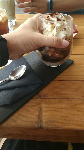 Szertár Kávézó - Vendéglátás