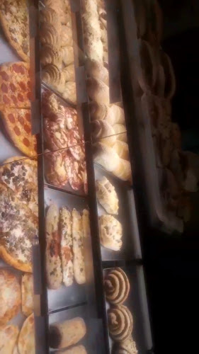 Opinii despre Friss Finom Pékség în Budapest - Vendéglátás