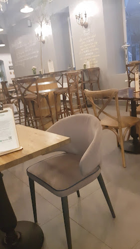 Kemenes Cukrászda és Bisztró Vámház krt. - Budapest