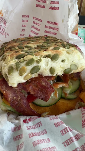 Opinii despre Hamburger Bár în Gyula - Vendéglátás