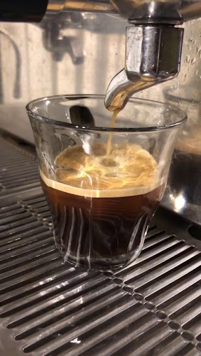 Opinii despre Hungario kávézó în Budapest - Vendéglátás