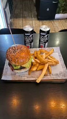 Vác, Március 15. tér 21, 2600