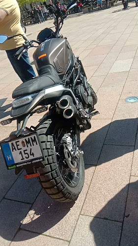 Pécs, Jókai tér 6, 7624