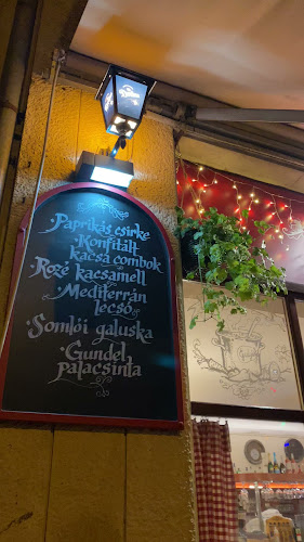 Opinii despre Vigadó Étterem és Söröző în Budapest - Vendéglátás