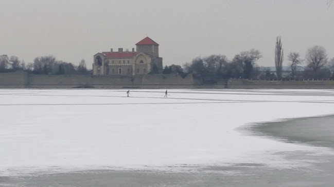Monoszkóp Kultúrbisztró - Tata