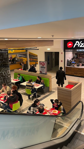 Opinii despre Pizza Hut KECSKEMÉT în Kecskemét - Vendéglátás