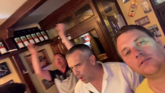 Opinii despre Alibi Bar & Cafe în Győr - Vendéglátás