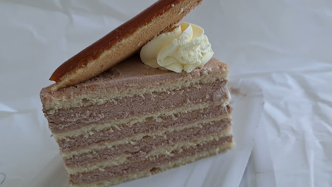 Opinii despre Éden Cukrászda în Miskolc - Vendéglátás