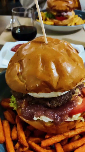 Opinii despre Jam Restaurant & Cafe în Kapuvár - Vendéglátás