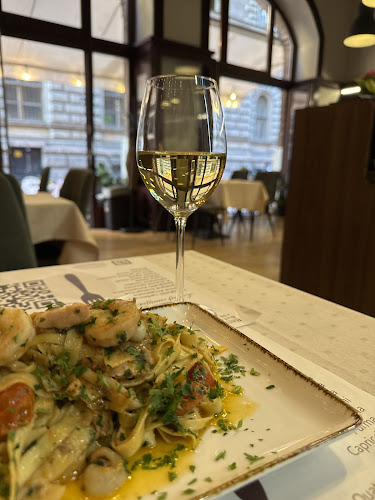 Budapest, Váci u 63, 1056