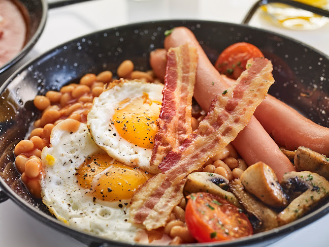 Budapest, Váci u 1, 1052