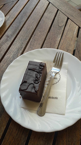 Opinii despre Kerekes Cukrászda, Bozsok în Bozsok - Vendéglátás