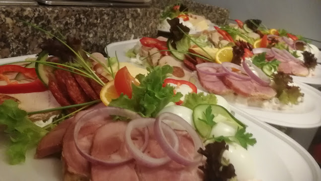 Opinii despre Karnevál Étterem Pizzéria Bár în Kazincbarcika - Vendéglátás