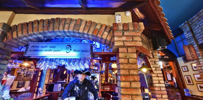 Opinii despre Kalóz Fregatt în Tata - Vendéglátás