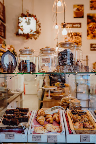 Opinii despre Mókusch kávézó és tortaműhely în Budapest - Vendéglátás