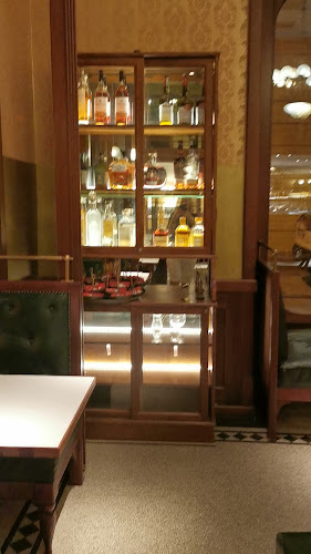 Opinii despre Csendes Társ - WineBar & Garden în Budapest - Vendéglátás