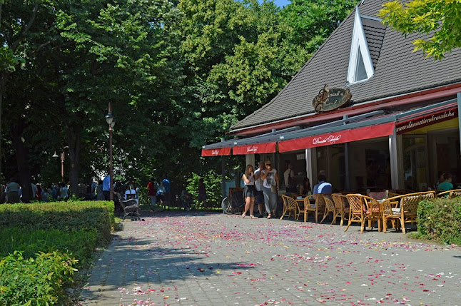 Opinii despre Dinasztia Cukrászda és Fagyizó în Siófok - Vendéglátás