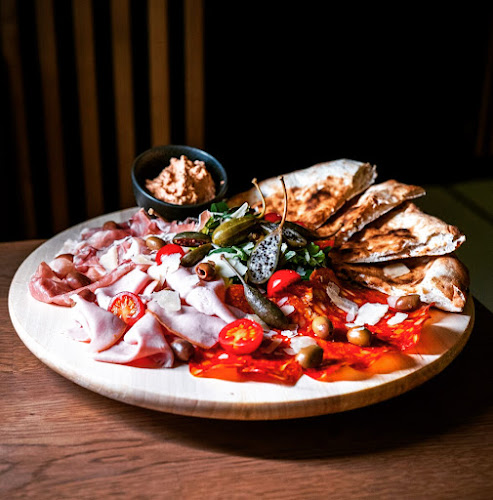 Opinii despre Punto Cukrászda & Bistro & Pizzéria în Budaörs - Vendéglátás