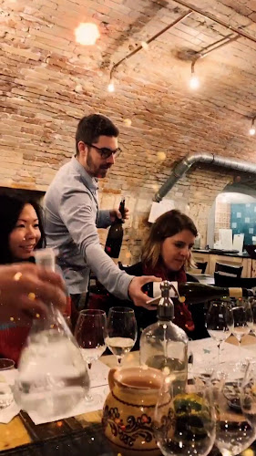 Opinii despre Tasting Table Budapest Shop în Budapest - Vendéglátás