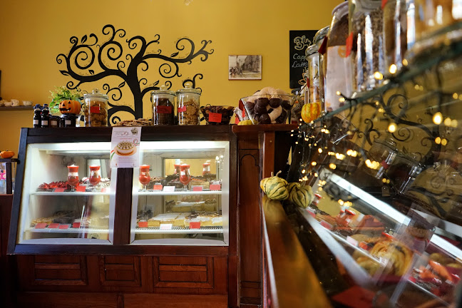 Opinii despre Caflisch Cukrászda în Pécs - Vendéglátás