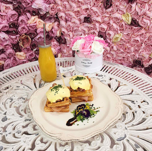 Vintage World cafe & flower