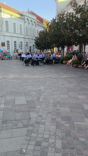 LYR Speciality Coffee and Food - Pécs