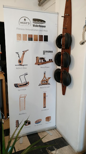 Grinder Fitness & Coffee Shop - Budapest