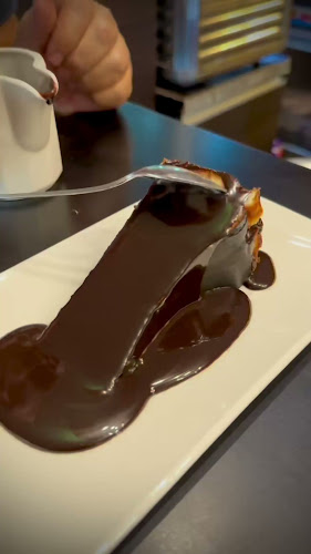 Opinii despre Happy Day Barbecue & Burger Bár Étterem Gödöllő în Gödöllő - Vendéglátás