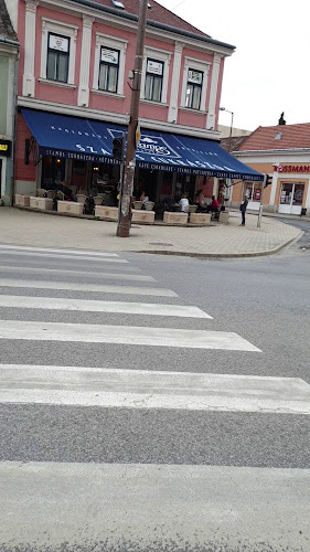 Comentarii opinii despre Központi Kávéház Szamos Cukrászda