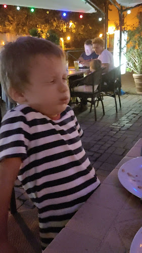 Opinii despre Pampalini Pizzéria és Étterem în Vác - Vendéglátás