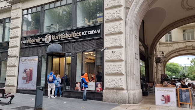 Budapest, Váci u 31, 1052