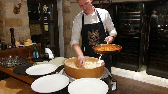 Opinii despre Trattoria Pomo D'Oro în Budapest - Vendéglátás