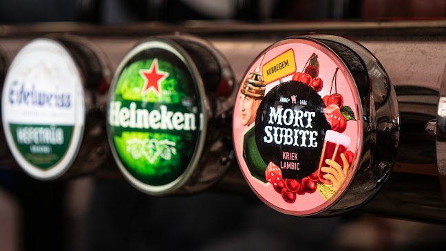 Comentarii opinii despre Retro Lángos Budapest # Bajcsy-Zsilinszky 25