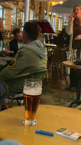 Opinii despre Habibi Shisha Bár | Hastánc în Budapest - Vendéglátás