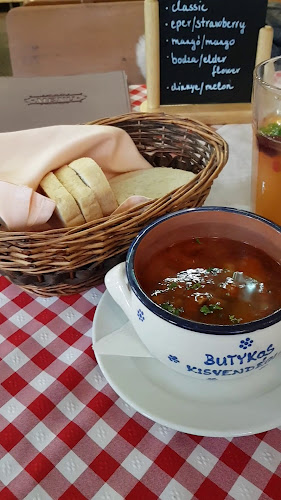 Opinii despre Butykos Kisvendéglő în Eger - Vendéglátás