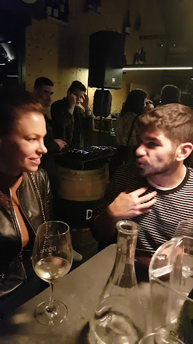 Opinii despre DiVino Wine Bar and Store în Debrecen - Vendéglátás