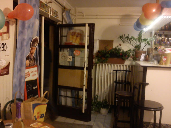 Opinii despre BrumiBarlang presszó - söröző în Budapest - Vendéglátás