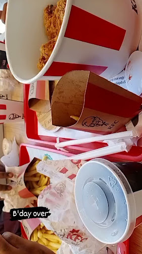 Opinii despre KFC Esztergom în Esztergom - Vendéglátás