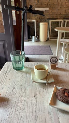 Opinii despre Cube Coffee Bar - specialty coffee shop în Budapest - Vendéglátás