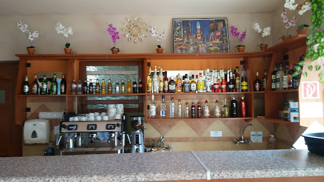 Opinii despre Magyar Vándor Étterem és Koktél Bár în Eger - Vendéglátás