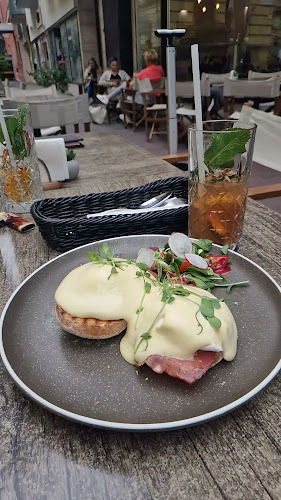 Opinii despre Cafe Brunch Budapest - Opera în Budapest - Vendéglátás