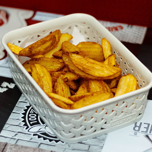 Giga Burger Station - Vendéglátás