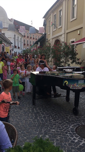 Comentarii opinii despre Görög Kancsó Étterem