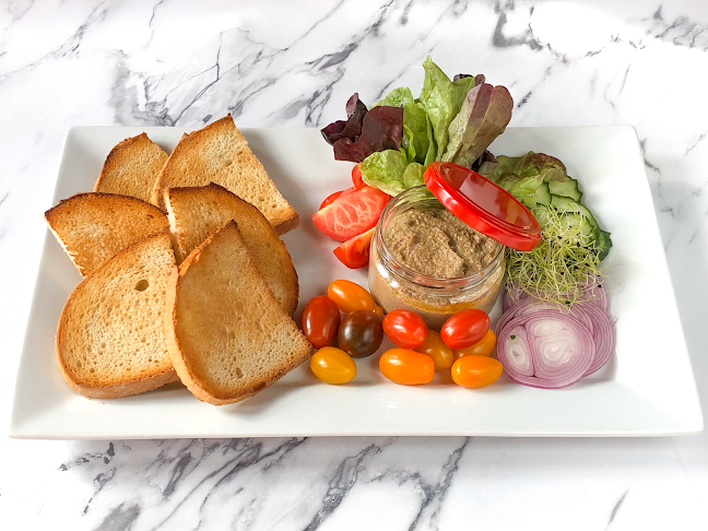 Opinii despre Kis Szieszta Étterem és Panzió în Balatonboglár - Vendéglátás